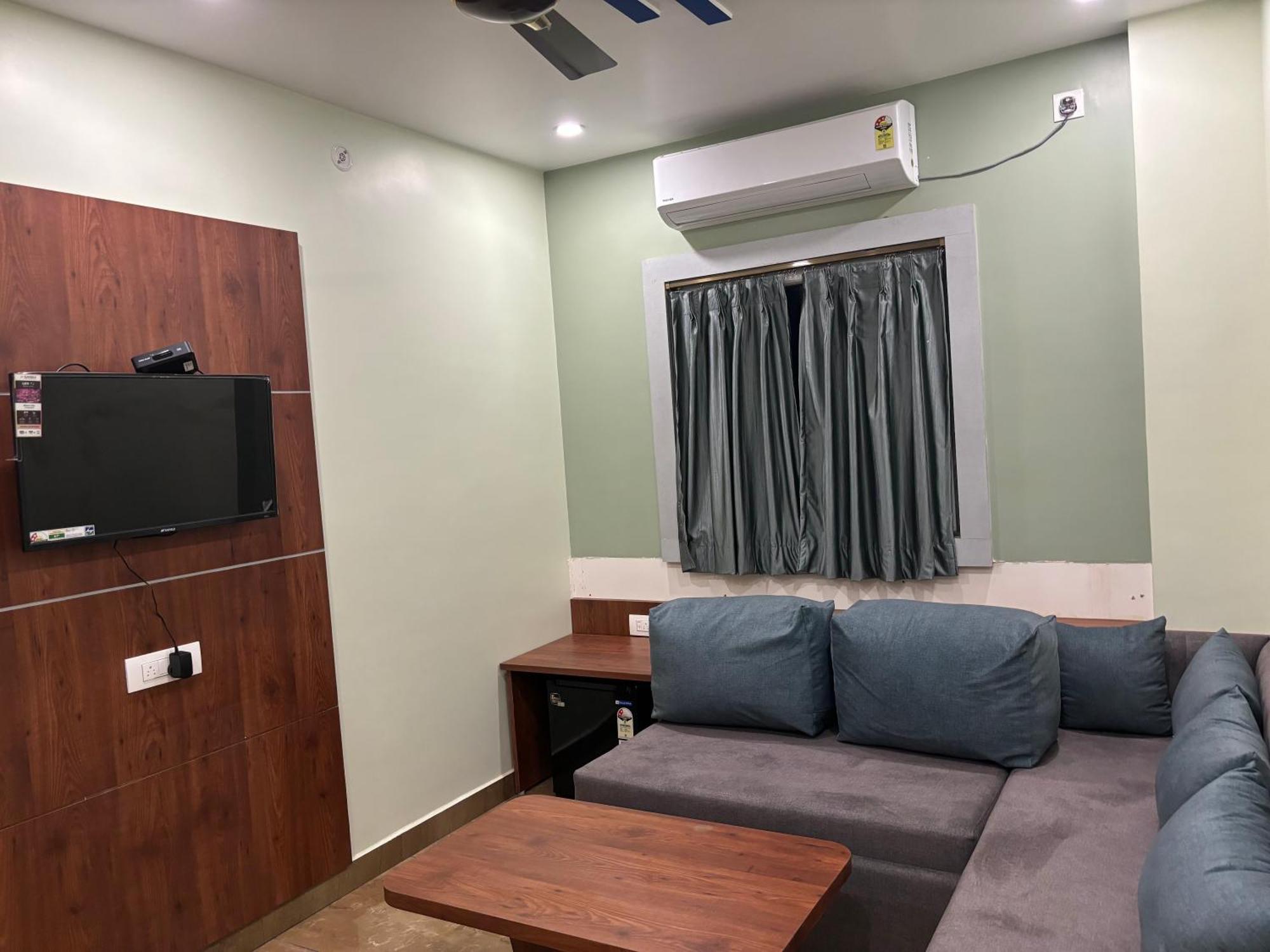 Hotel Omkareshwar Inn Deoghar Eksteriør billede