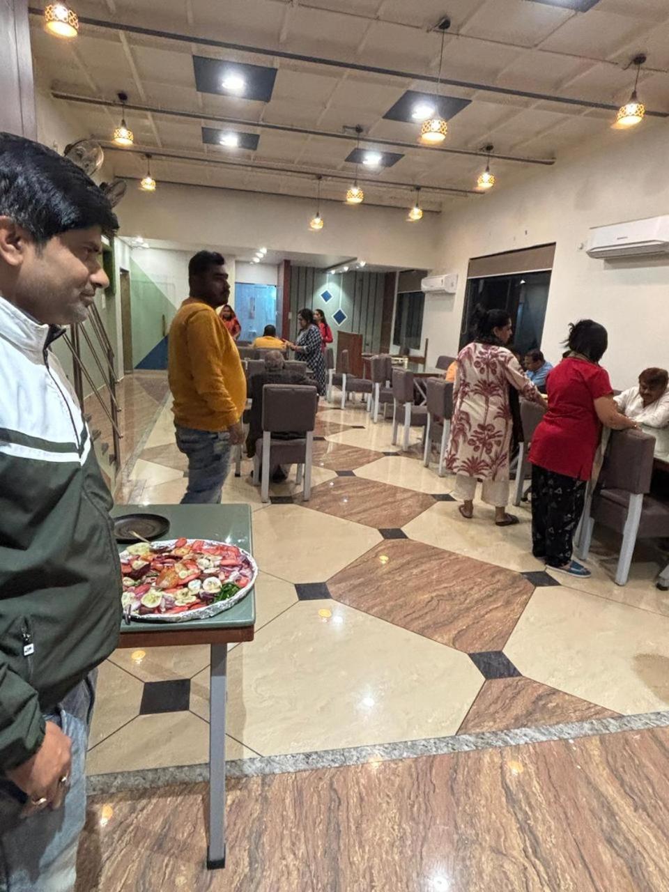 Hotel Omkareshwar Inn Deoghar Eksteriør billede