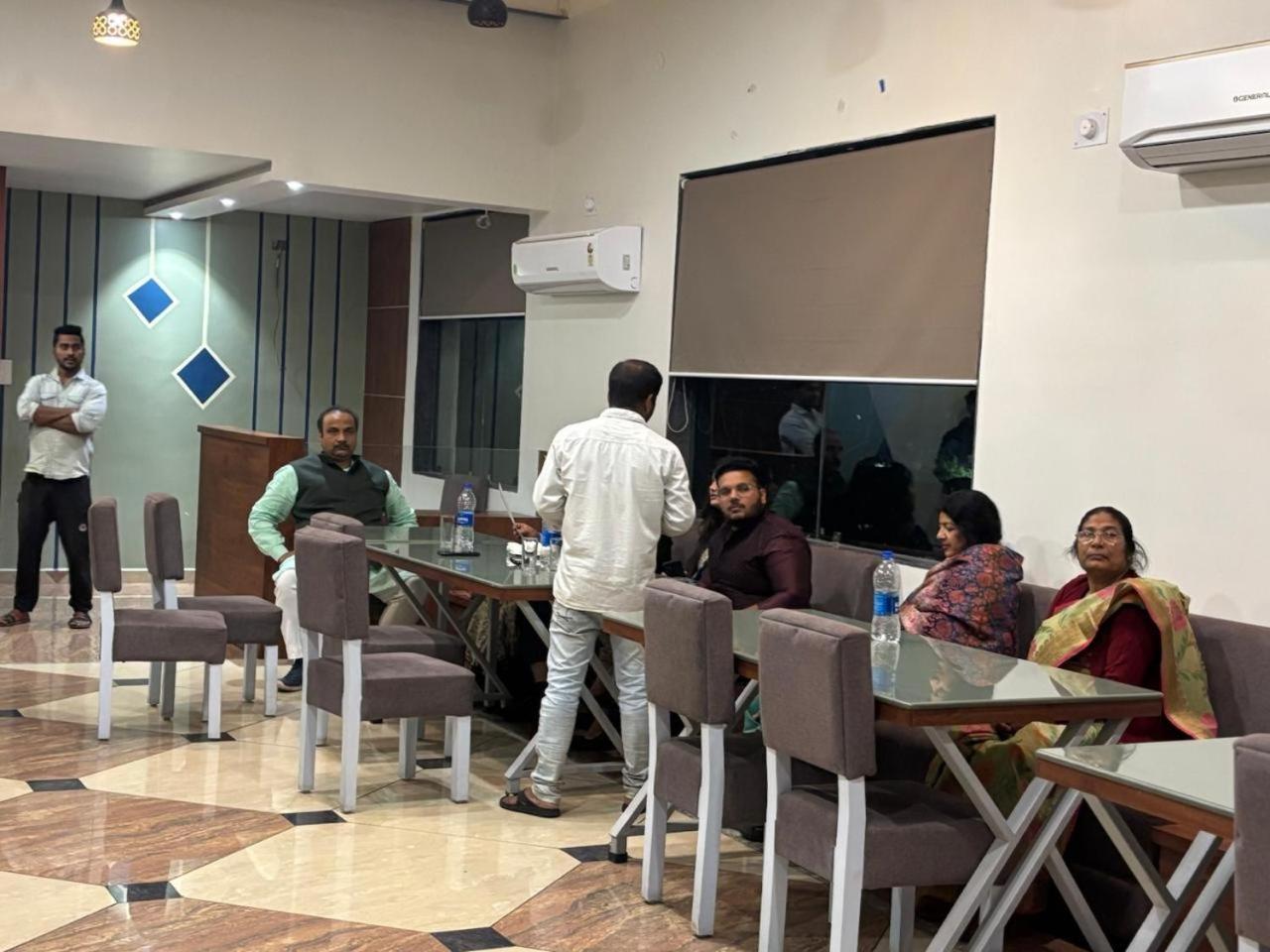 Hotel Omkareshwar Inn Deoghar Eksteriør billede